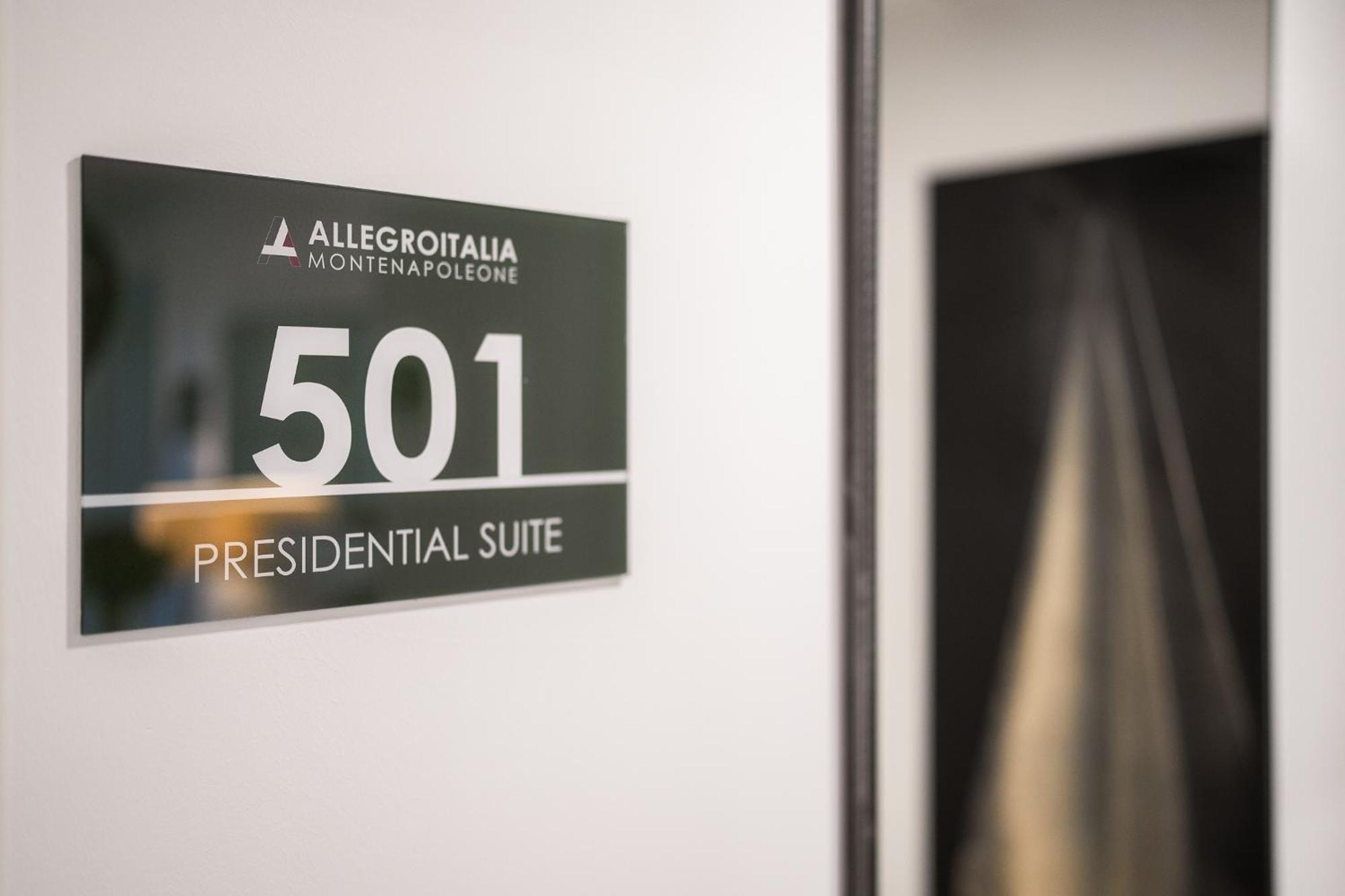 Allegroitalia Penthouse Montenapoleone Milão Exterior foto