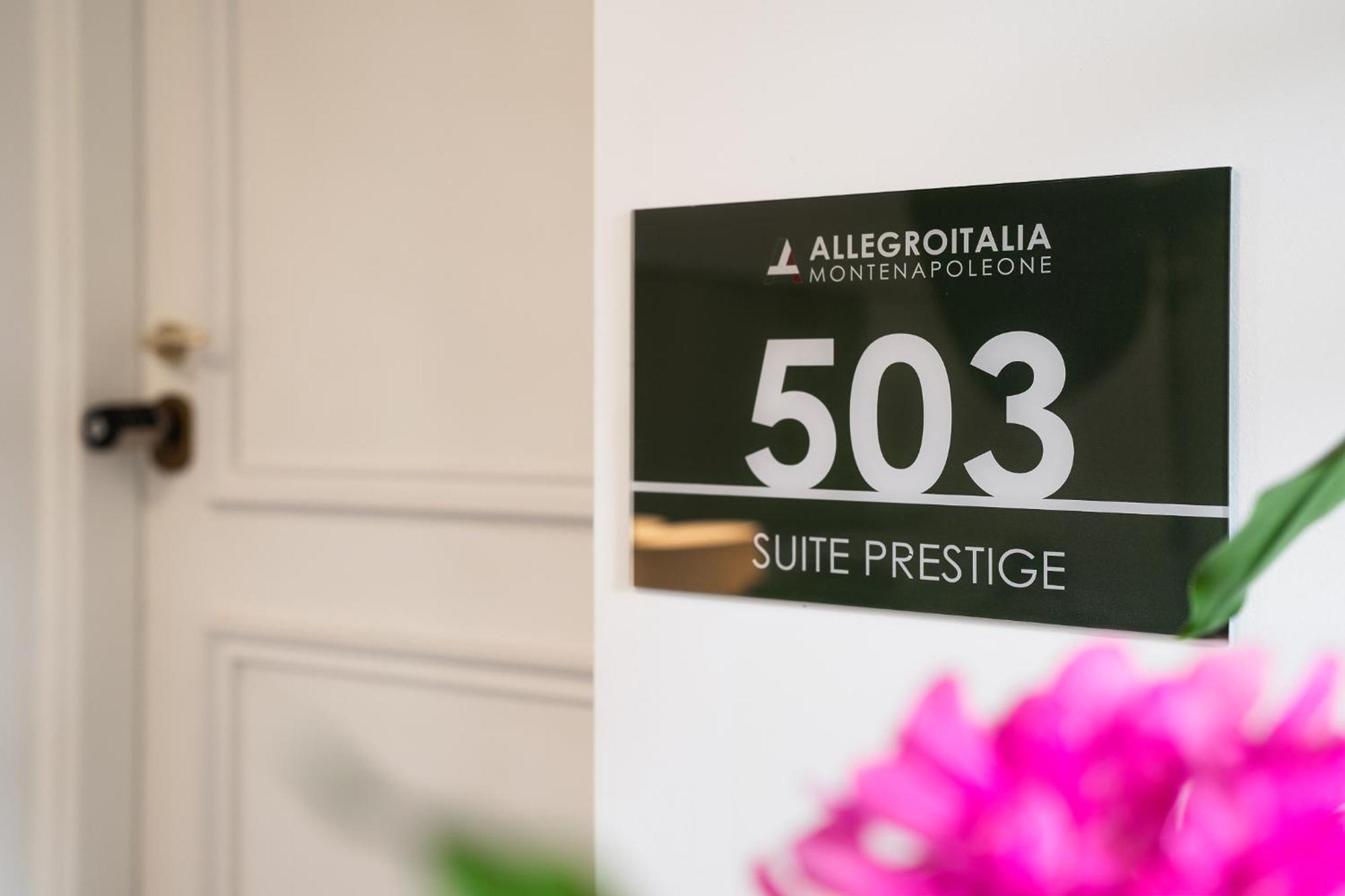 Allegroitalia Penthouse Montenapoleone Milão Exterior foto